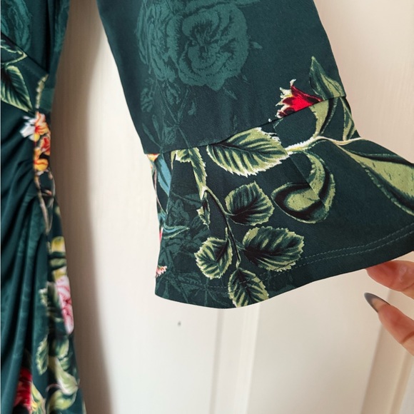 Dress - Picture 6 of 7